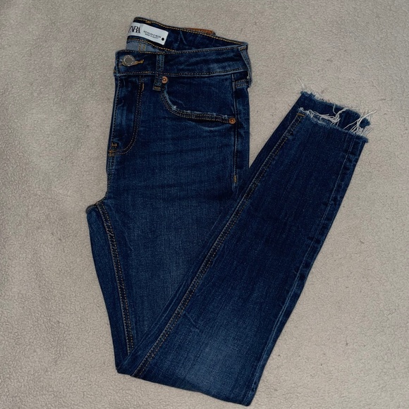 Zara Skinny Raw Hem Dark Wash Jeans - Picture 2 of 6